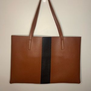 3/20$ Vince Camuto Luck tote Bag